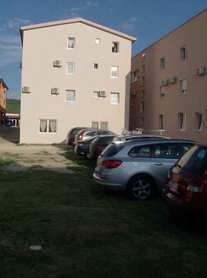 Pansion Maglica Acomodação com café da manhã Međugorje Exterior foto